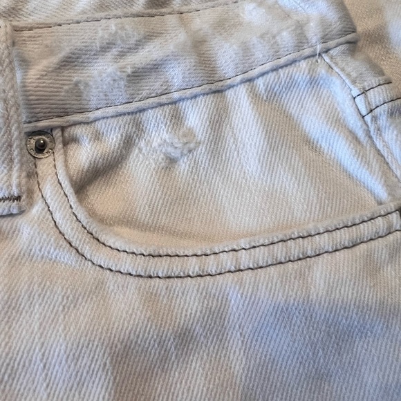 Free People Romeo Rolled Cut Off Button Fly Short in White Style OB1071936 - Picture 14 of 16